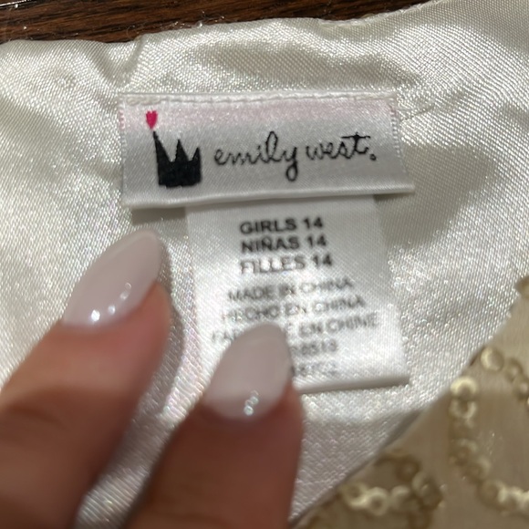 Emily west pretty dress!! - Picture 3 of 3